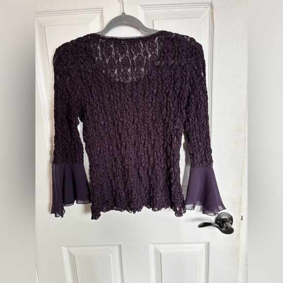 sheer bell sleeve top size sm/medium bell sleeves - Picture 2 of 3